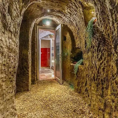 Spacious With Garden&spa * סורנטו