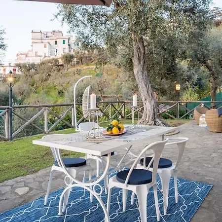 Spacious With Garden&spa * סורנטו