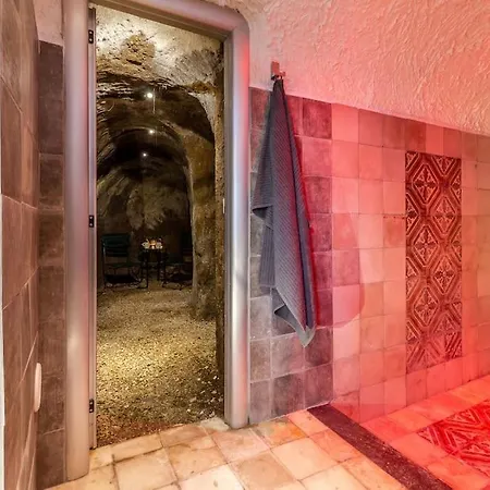 Spacious With Garden&spa Villa Sorrento