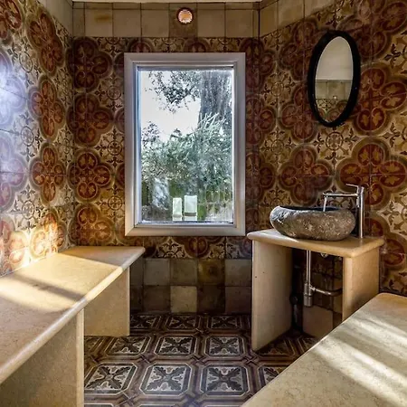 Spacious With Garden&spa Villa Sorrento