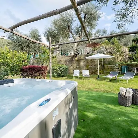 Spacious With Garden&spa Villa Sorrento