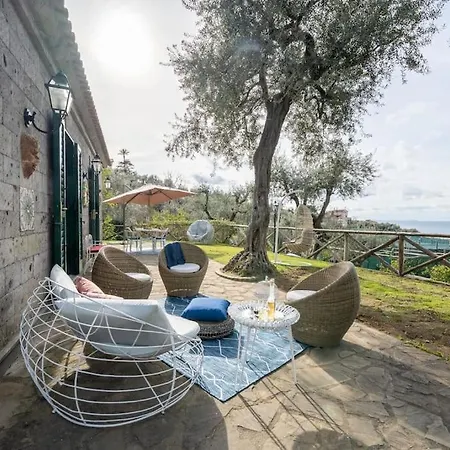 Spacious With Garden&spa Sorrento